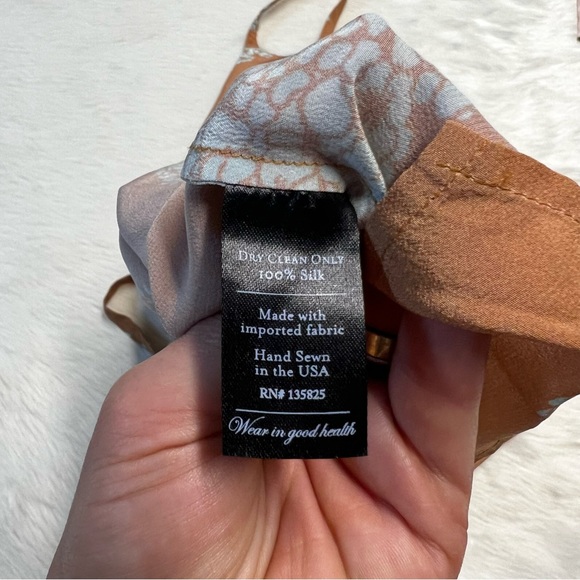 No. 6 100% silk tank with floral pattern size small - Picture 7 of 7